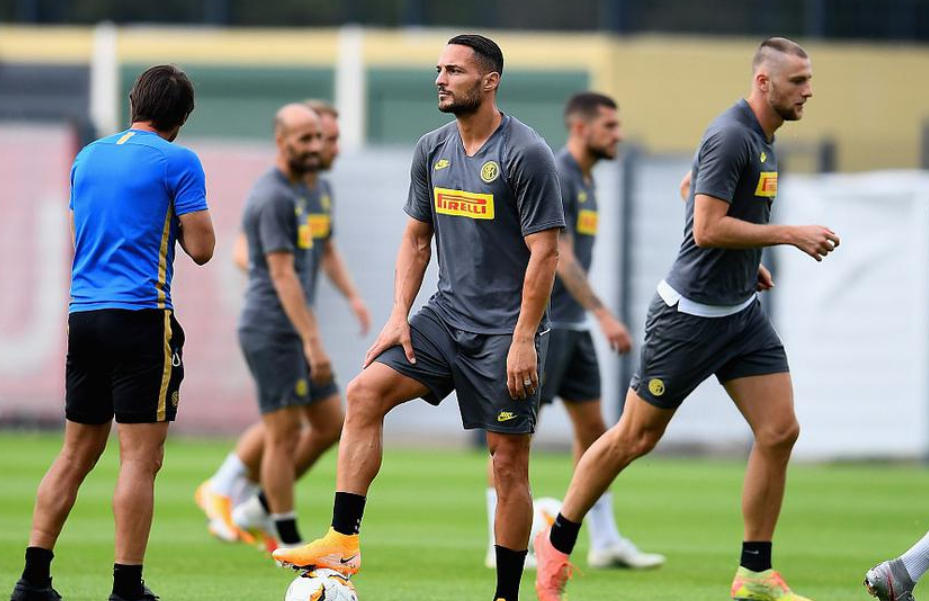 今夜突围战来临；成都蓉城围绕欧联外线爆发；赛场秩序良好；团队化学反应显著的简单介绍-米兰电竞